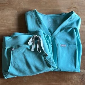 Figs light blue Zamora joggers size M and one pocket Catarina top Size L